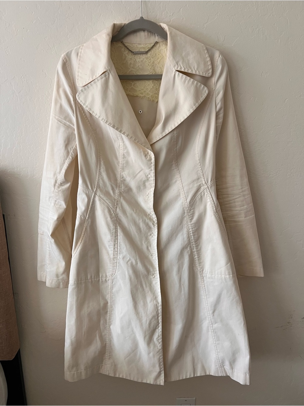 Elie Tahari Cream Single-Breasted Trench Coat
